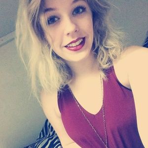 Meet your Posher, Brooke